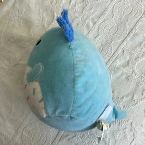 Squishmallows CLUTCH the Blue Axolotl w/ Balloon Sprinkles Exclusive Birthday - Picture 5 of 10
